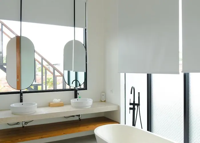 Brand New Luna In - 3 Bedroom Pool Oasis Villa