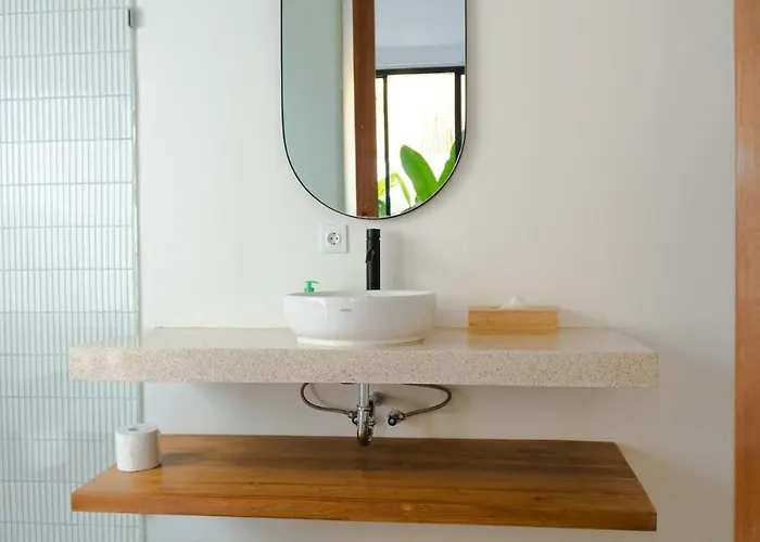 Brand New Luna In - 3 Bedroom Pool Oasis *