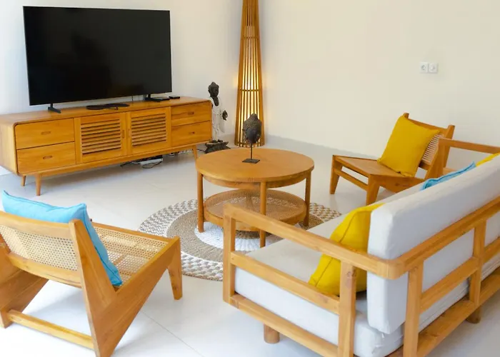 Brand New Luna In - 3 Bedroom Pool Oasis