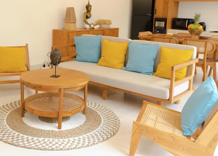 Brand New Luna In - 3 Bedroom Pool Oasis *